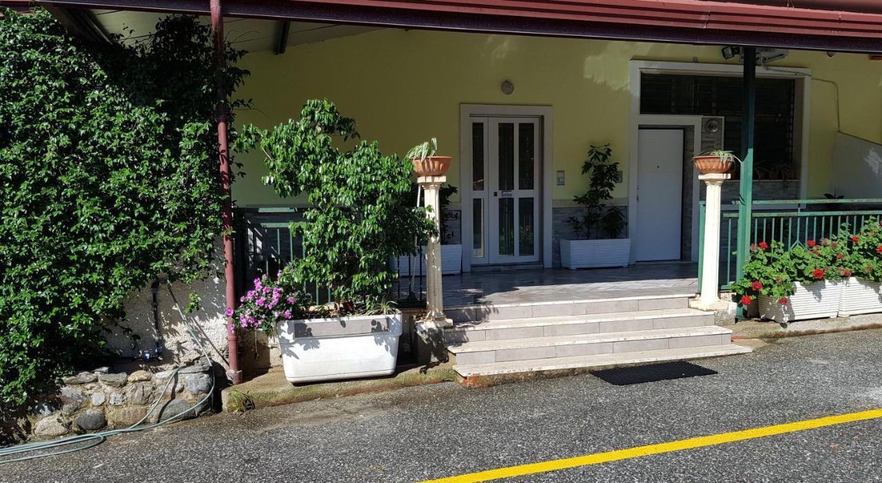 Modern Apt Reventino - Le Lincelle, Lamezia サンテウフェミア・ラメーツィア エクステリア 写真