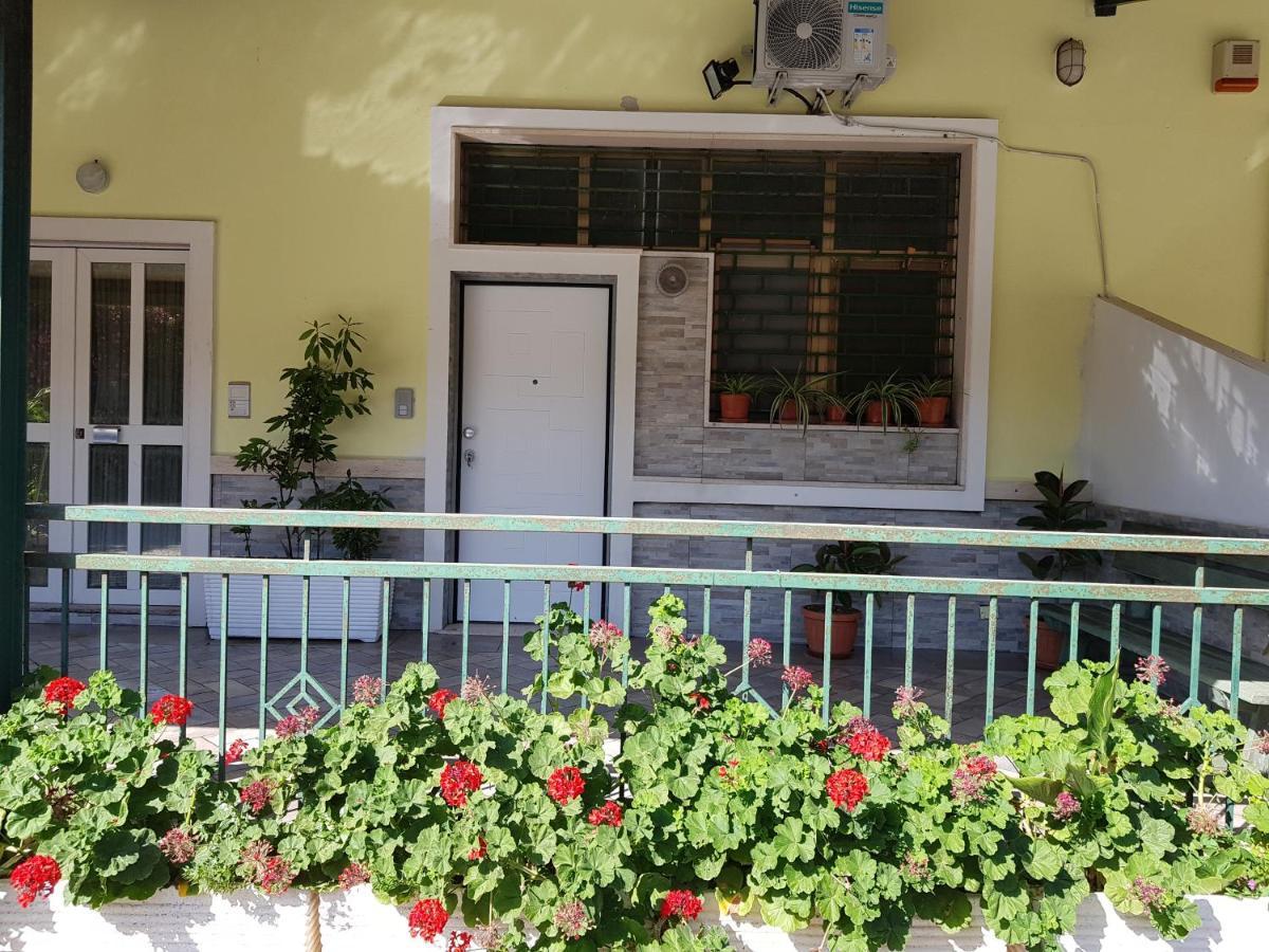 Modern Apt Reventino - Le Lincelle, Lamezia サンテウフェミア・ラメーツィア エクステリア 写真