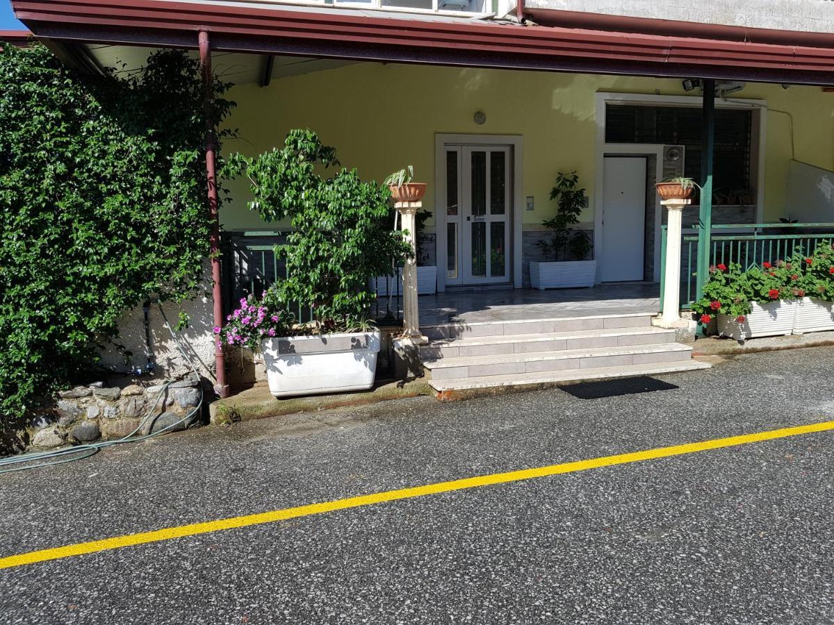 Modern Apt Reventino - Le Lincelle, Lamezia サンテウフェミア・ラメーツィア エクステリア 写真