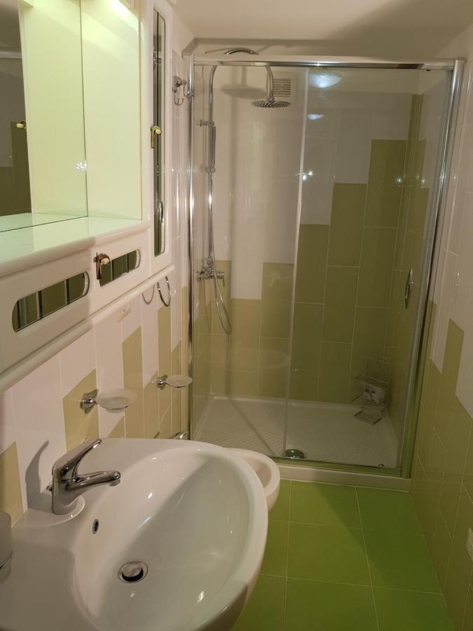 Modern Apt Reventino - Le Lincelle, Lamezia サンテウフェミア・ラメーツィア エクステリア 写真
