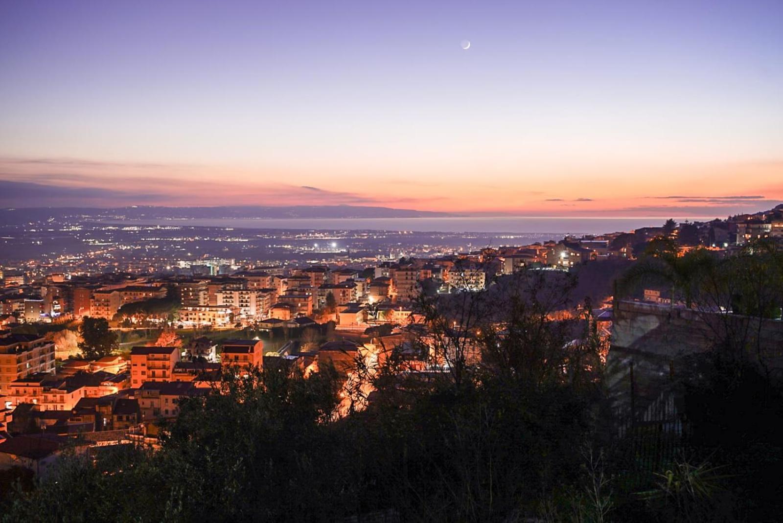 Modern Apt Reventino - Le Lincelle, Lamezia サンテウフェミア・ラメーツィア エクステリア 写真