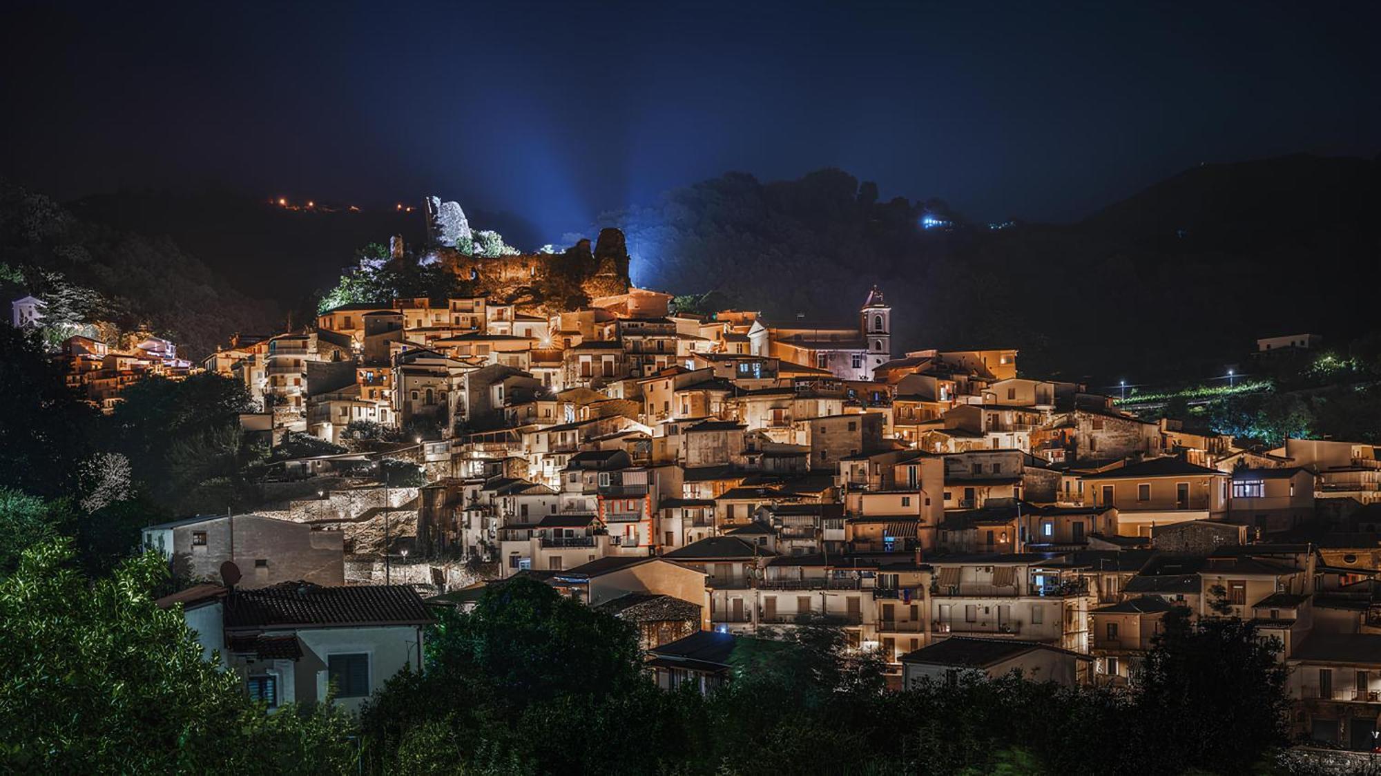 Modern Apt Reventino - Le Lincelle, Lamezia サンテウフェミア・ラメーツィア エクステリア 写真