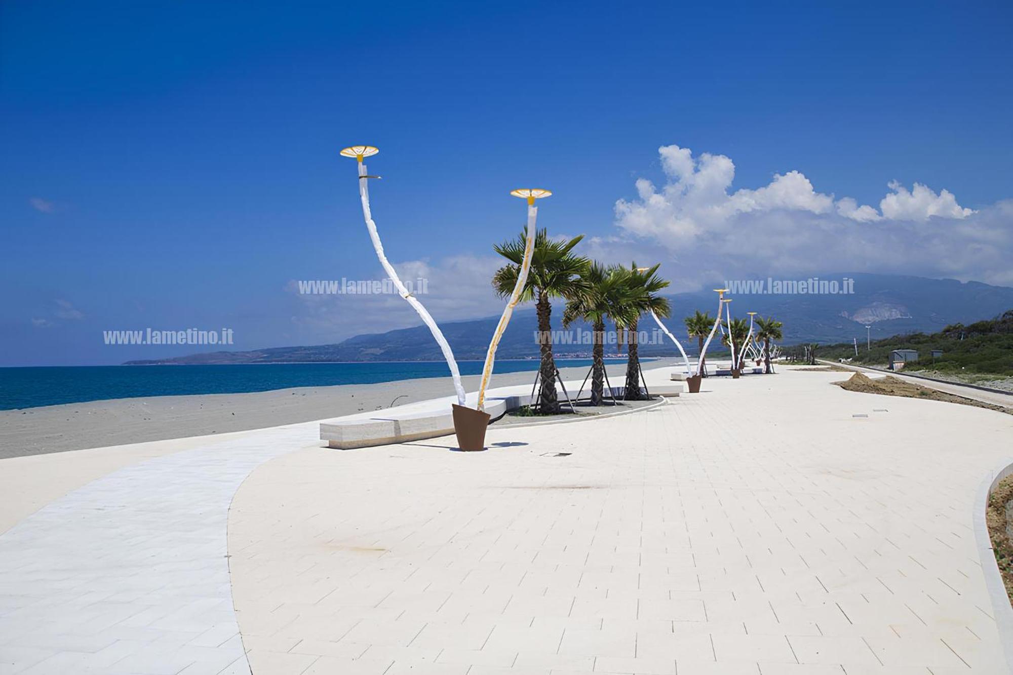 Modern Apt Reventino - Le Lincelle, Lamezia サンテウフェミア・ラメーツィア エクステリア 写真