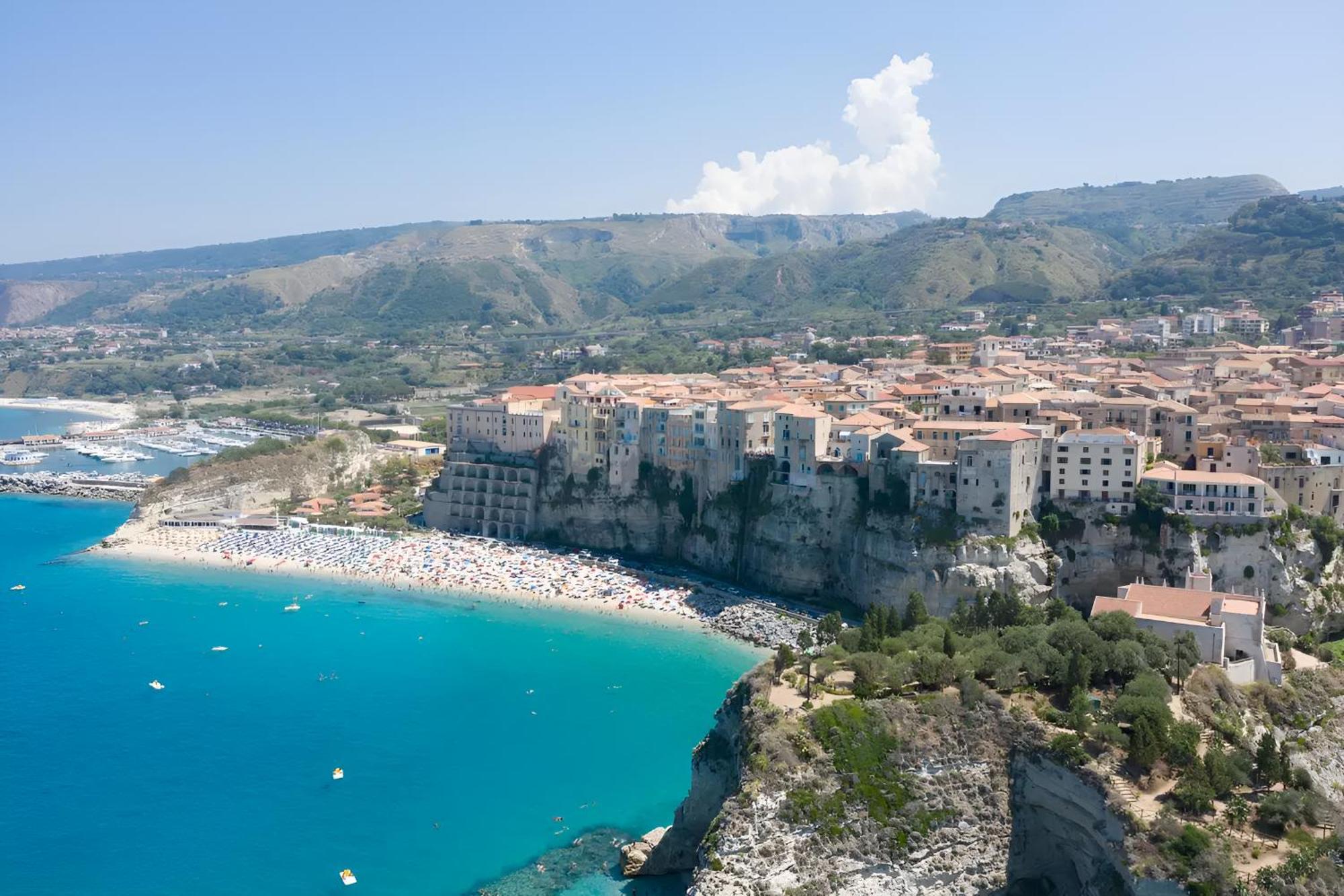 Modern Apt Reventino - Le Lincelle, Lamezia サンテウフェミア・ラメーツィア エクステリア 写真