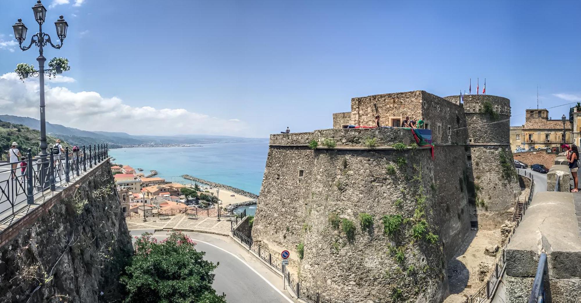 Modern Apt Reventino - Le Lincelle, Lamezia サンテウフェミア・ラメーツィア エクステリア 写真