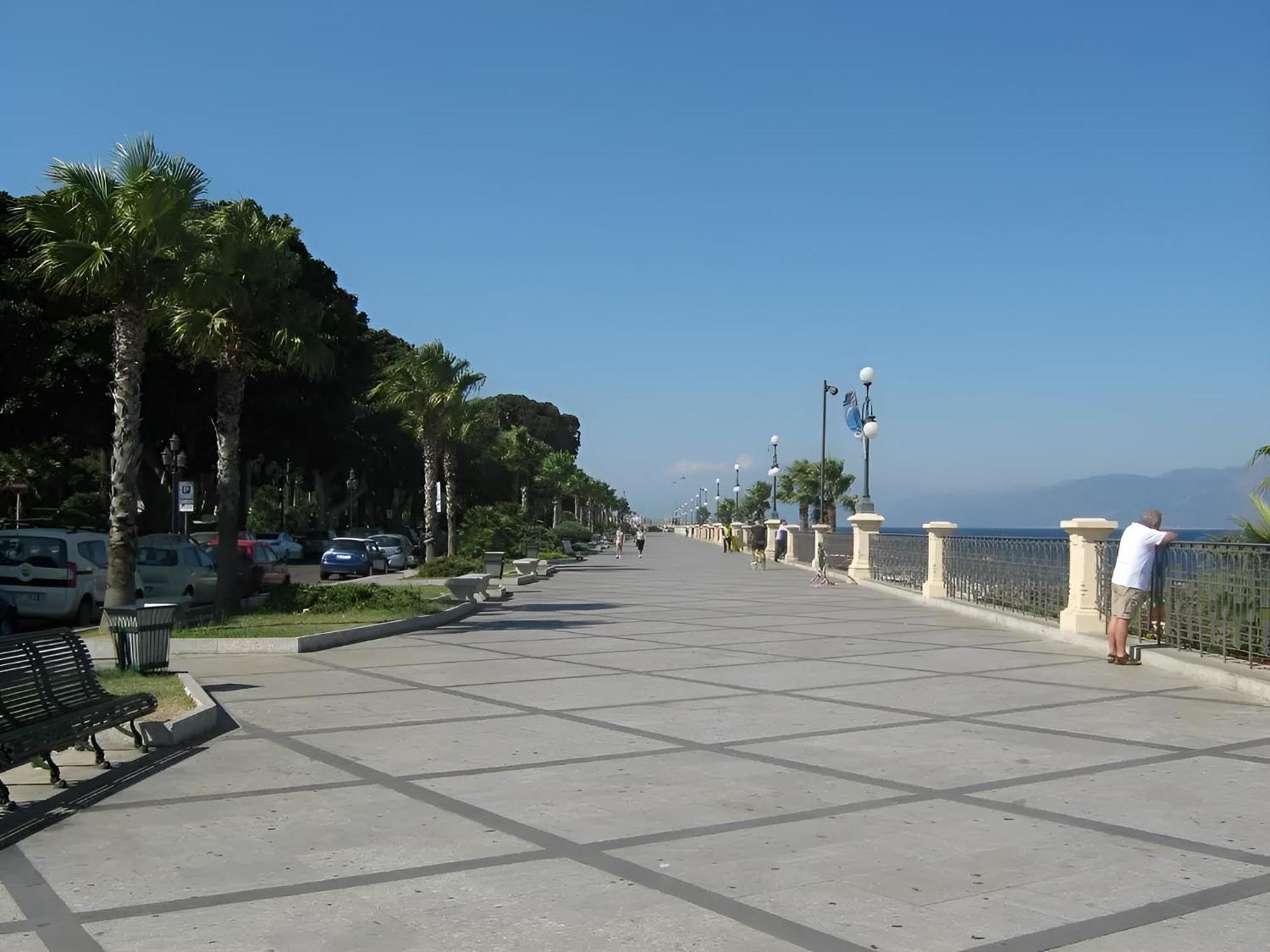 Modern Apt Reventino - Le Lincelle, Lamezia サンテウフェミア・ラメーツィア エクステリア 写真