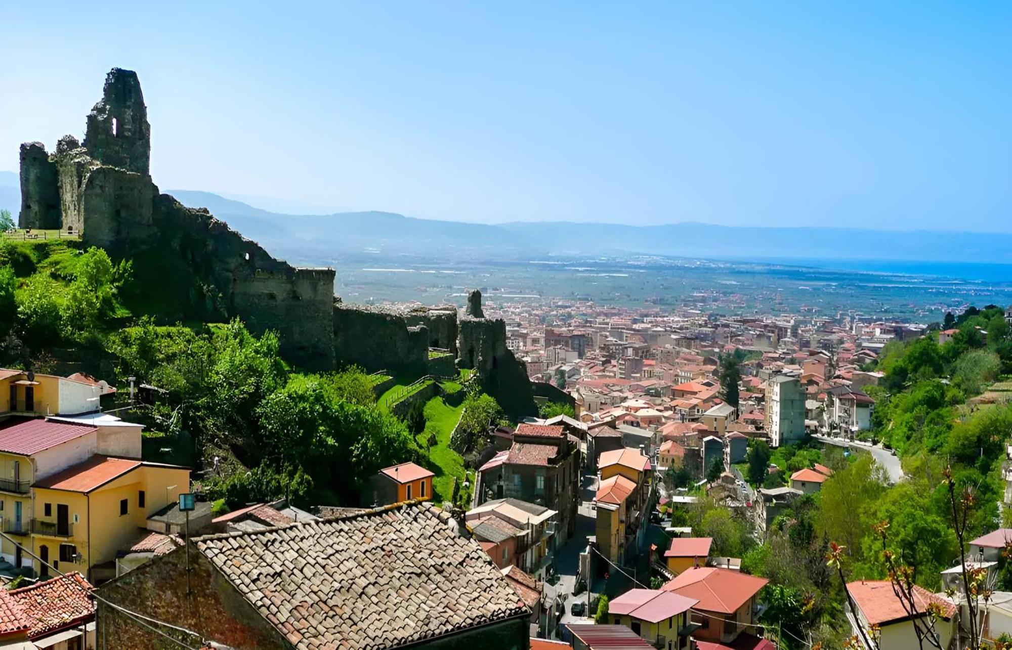 Modern Apt Reventino - Le Lincelle, Lamezia サンテウフェミア・ラメーツィア エクステリア 写真
